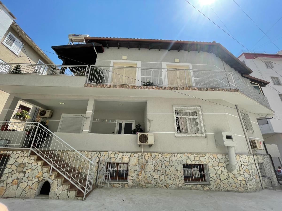 Large Apartment Vlore Exterior photo